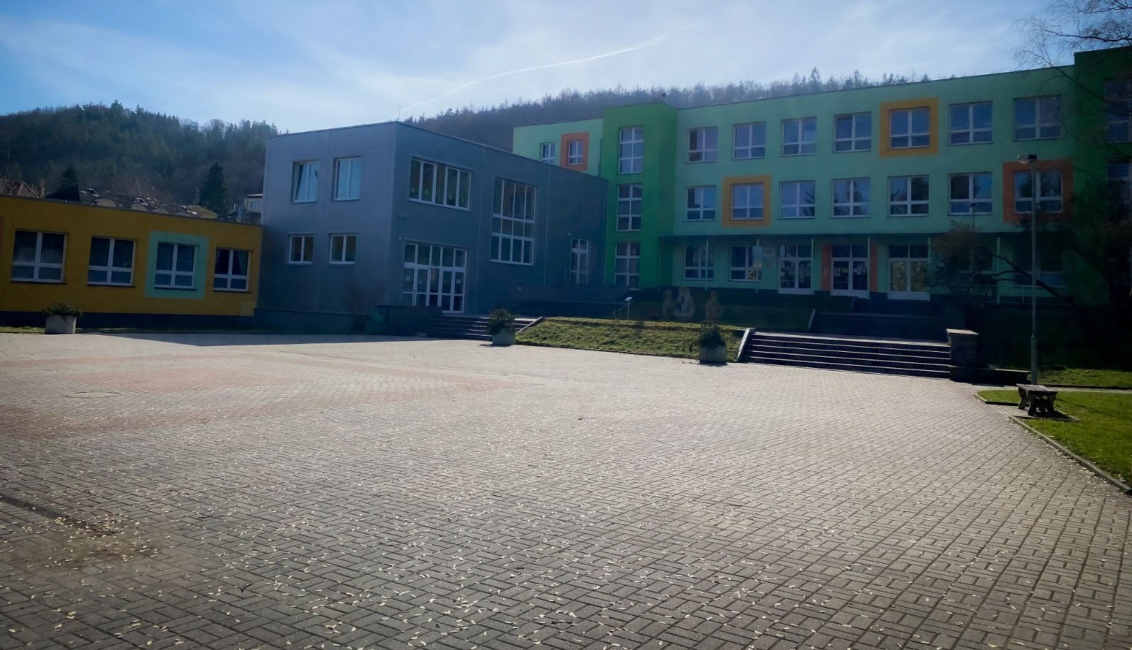 Škola, o jejíž IT vybavení se staráme